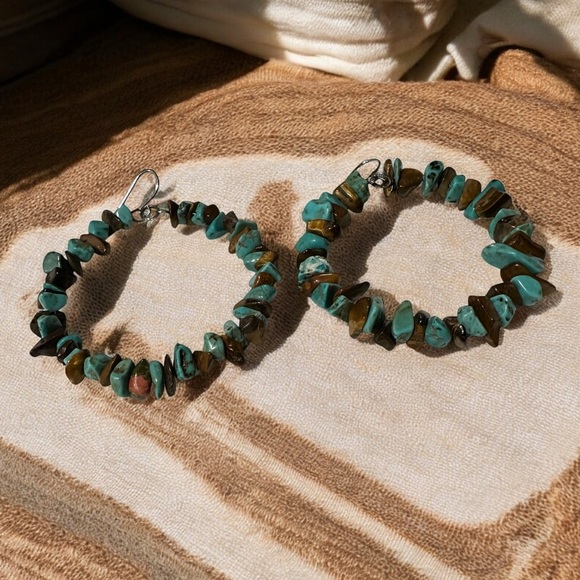 Vintage Turquoise Howlite Southwestern Boho Cowgirl Western Rodeo Hoop Earrings - Picture 4 of 4